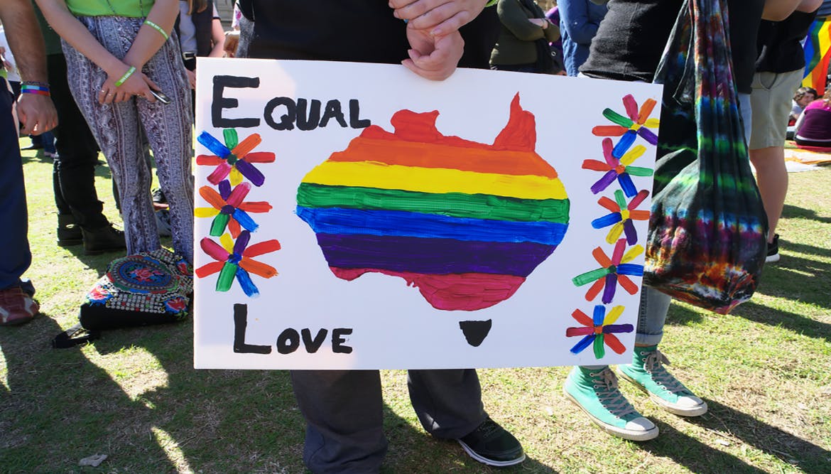 Bill Shorten takes to parliament in bid to pass same-sex marriage bill