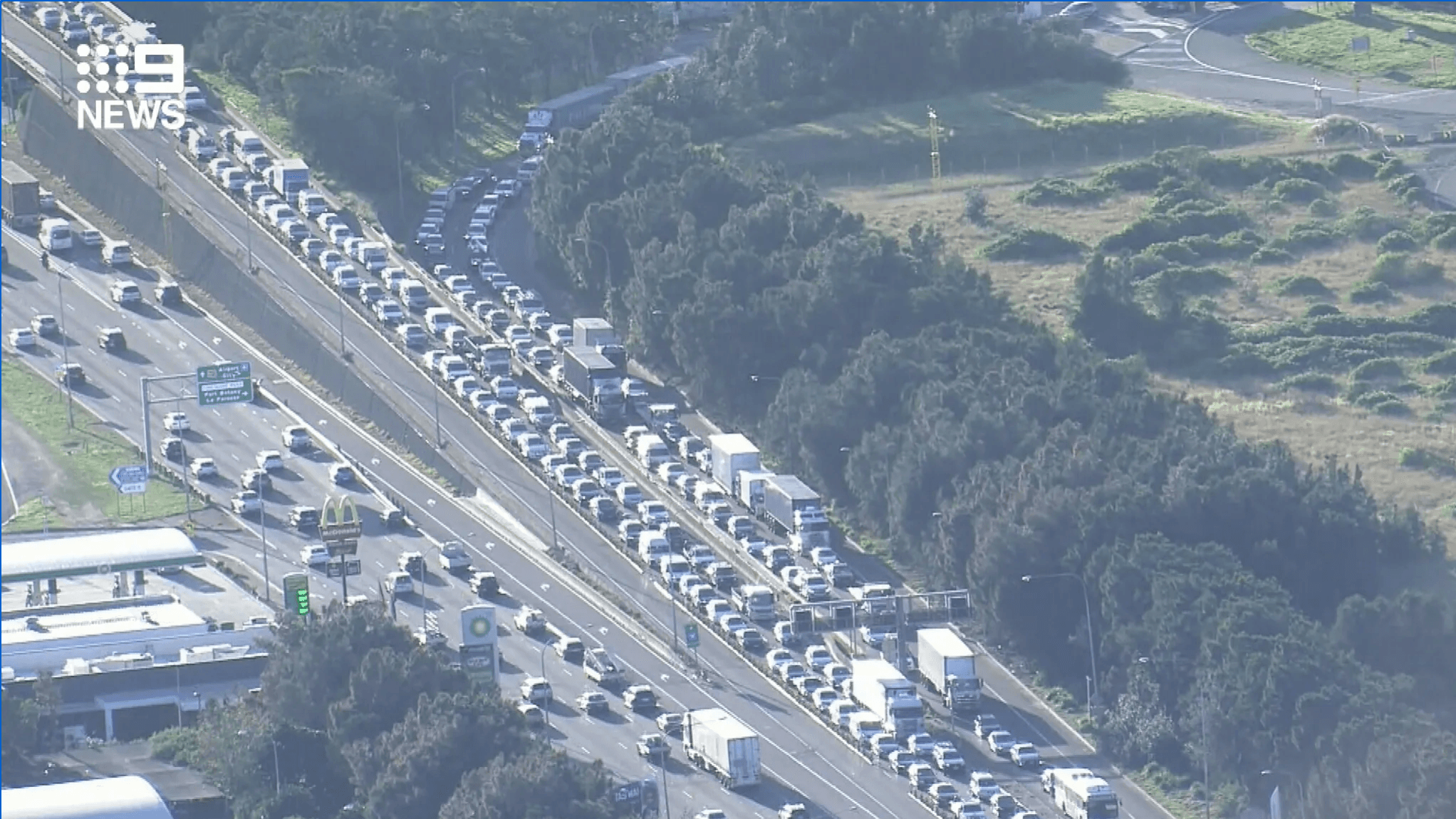 Death Crash Thwarts Sydney Traffic via Airport Tunnels