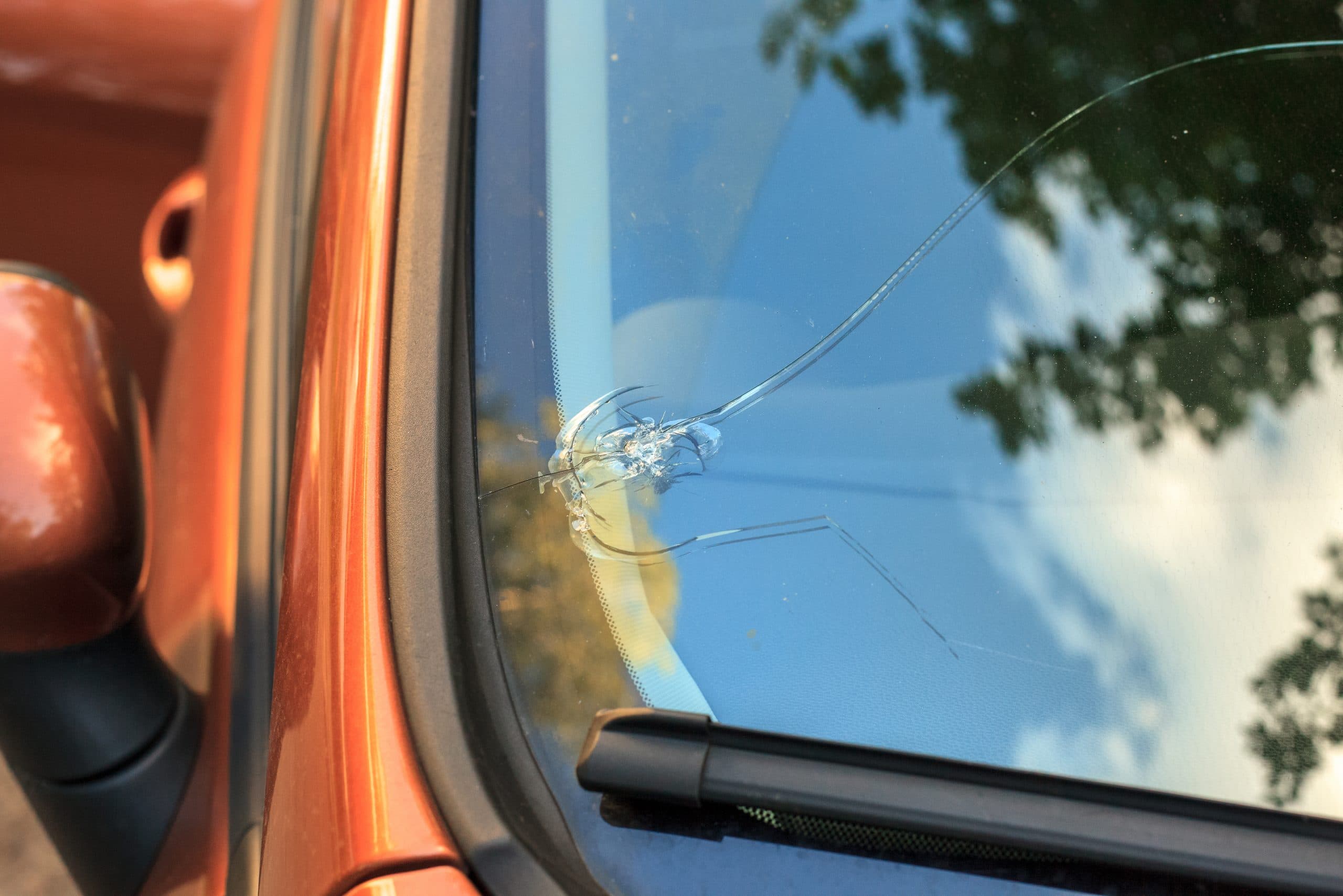 DIY Windscreen Repair – How To Repair A Cracked Or Chipped Windscreen